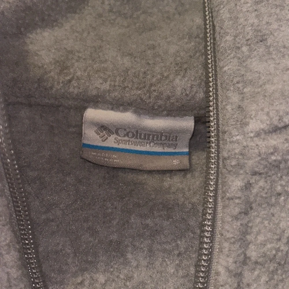 Size small! Never worn!! - Picture 3 of 3